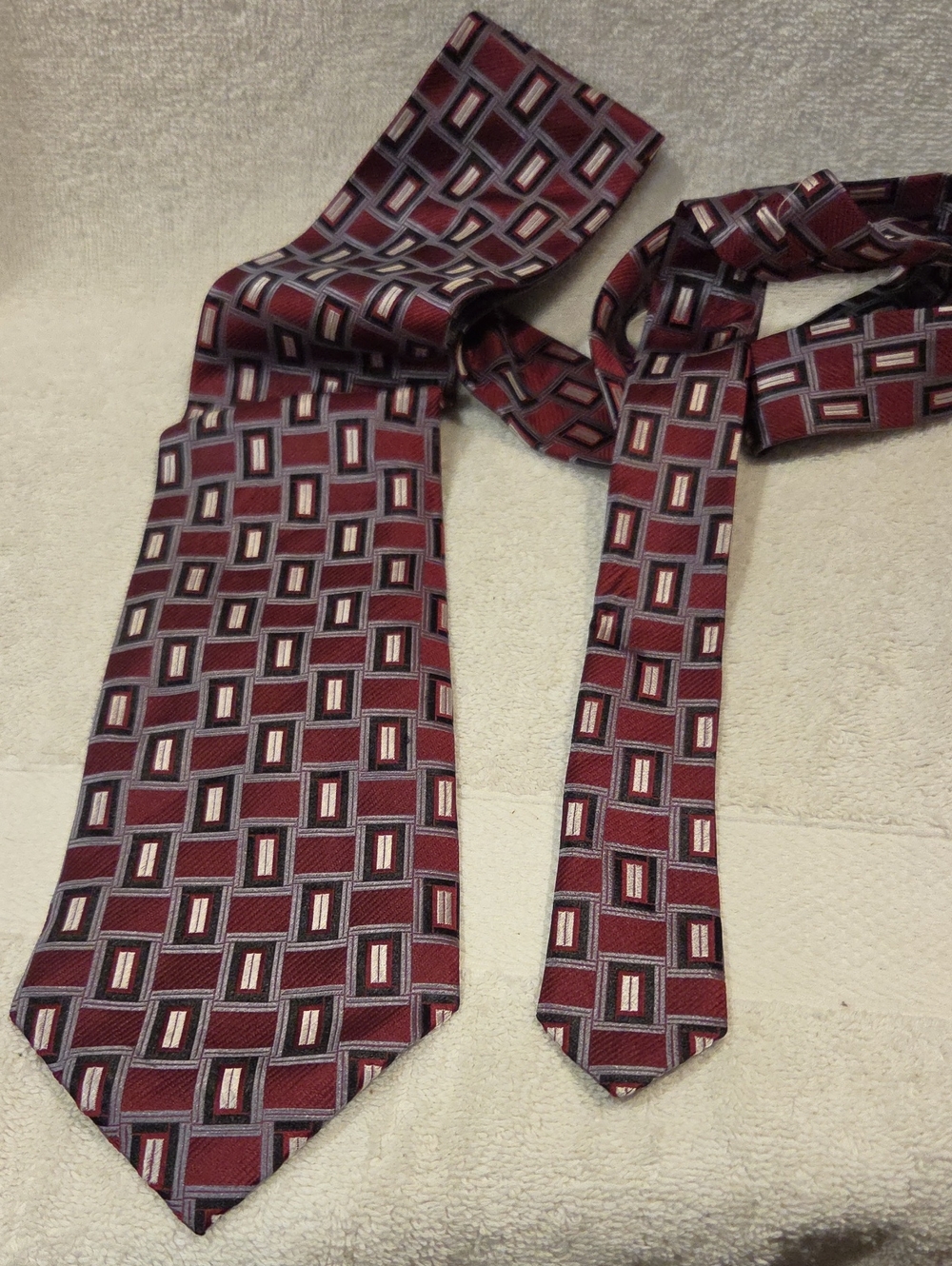 INSIGNIA BY MARTIN WONG NECK TIE